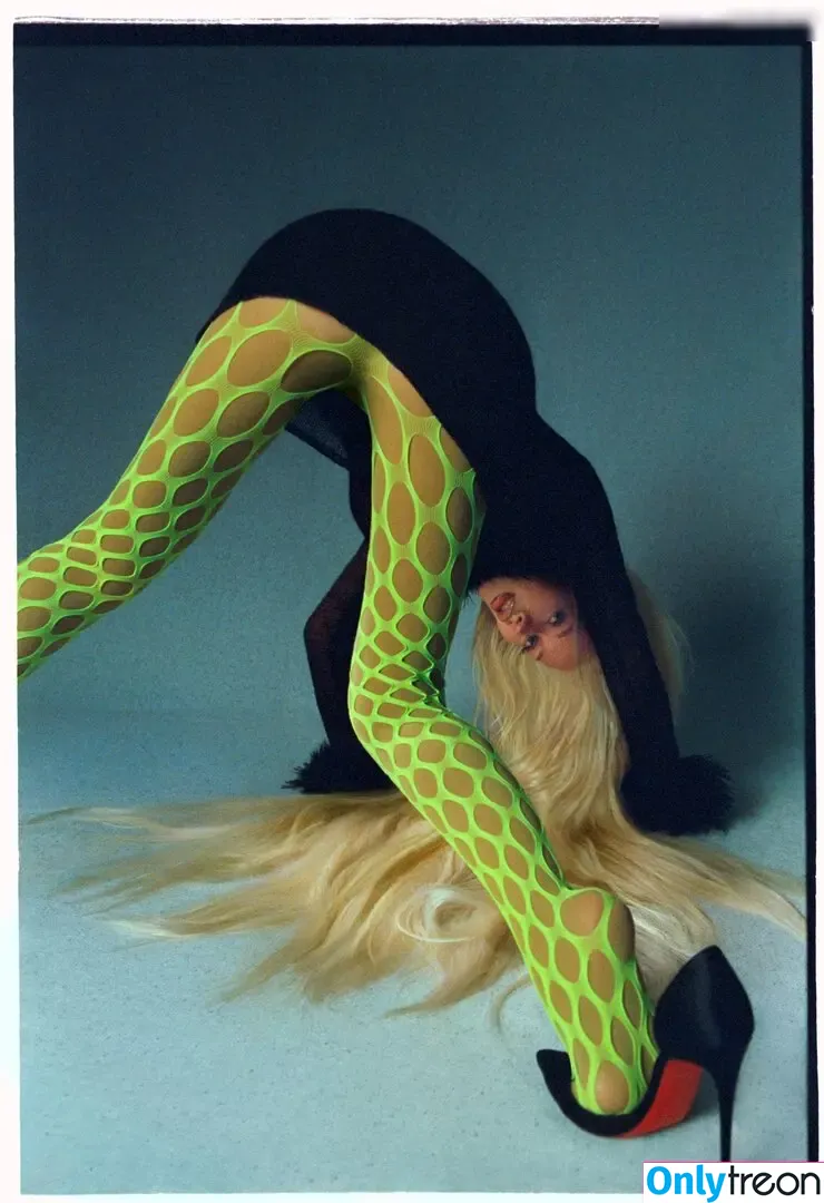 Christina Aguilera nude photo #2150 (XTINA)