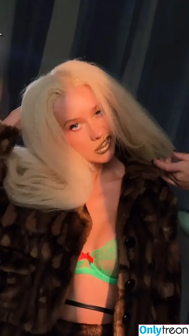 Christina Aguilera nude photo #2288 (XTINA)