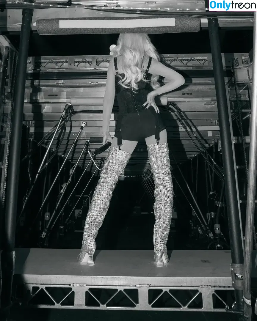Christina Aguilera nude photo #2470 (XTINA)