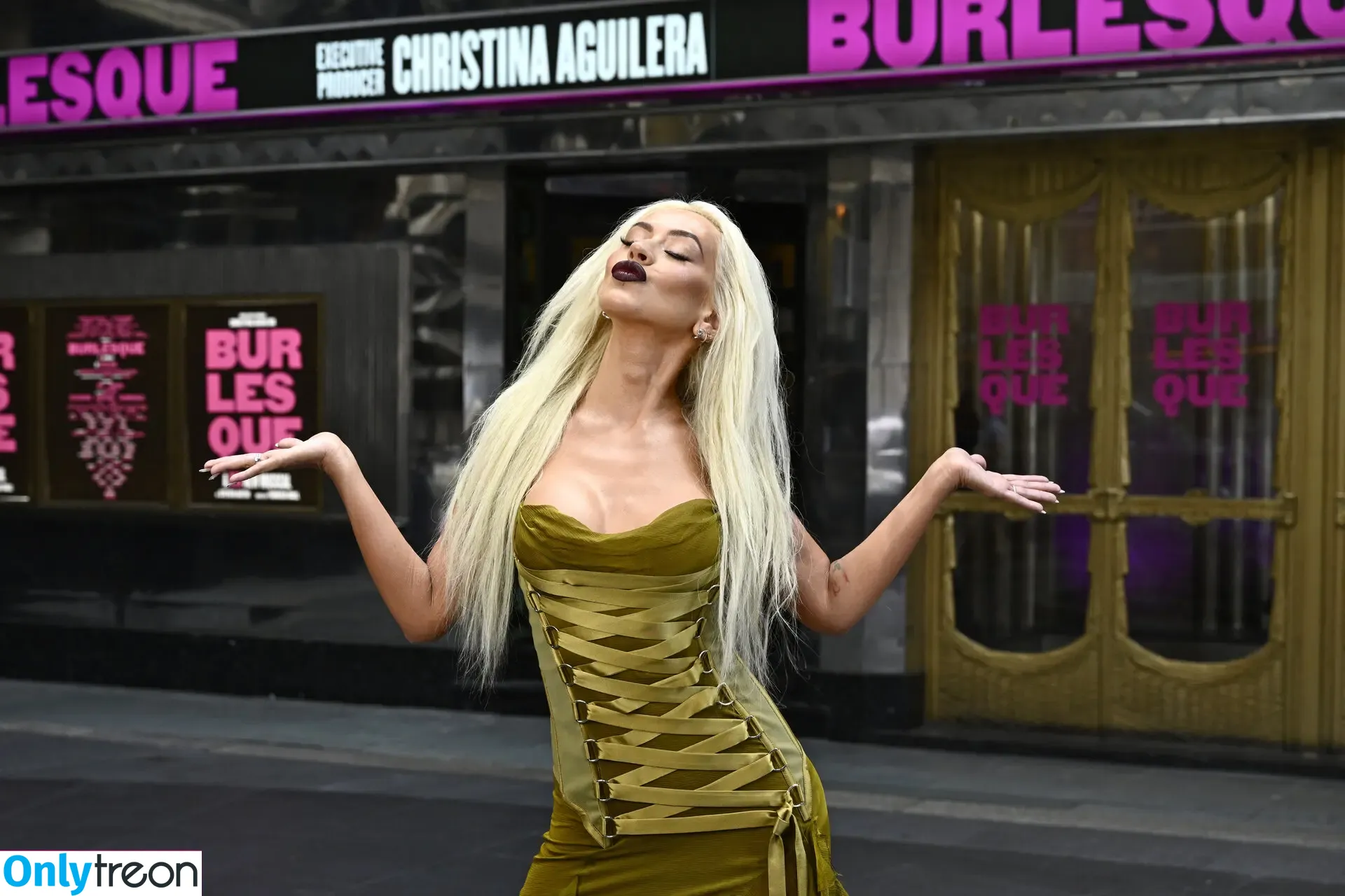 Christina Aguilera nude photo #2851 (XTINA)