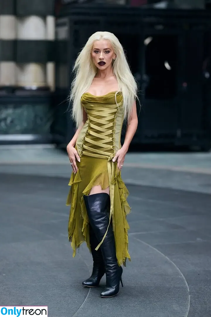 Christina Aguilera nude photo #2875 (XTINA)