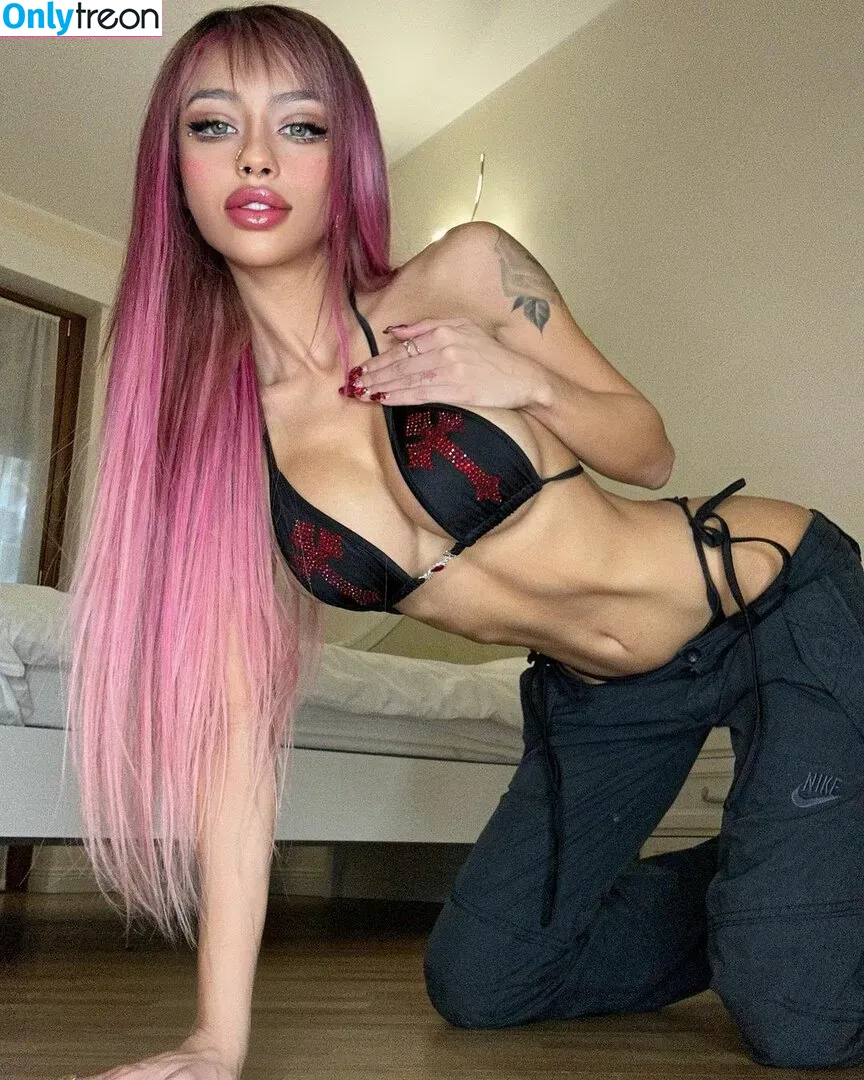 Christina Bertevello nude photo #0099 (Christina.Bertevello)