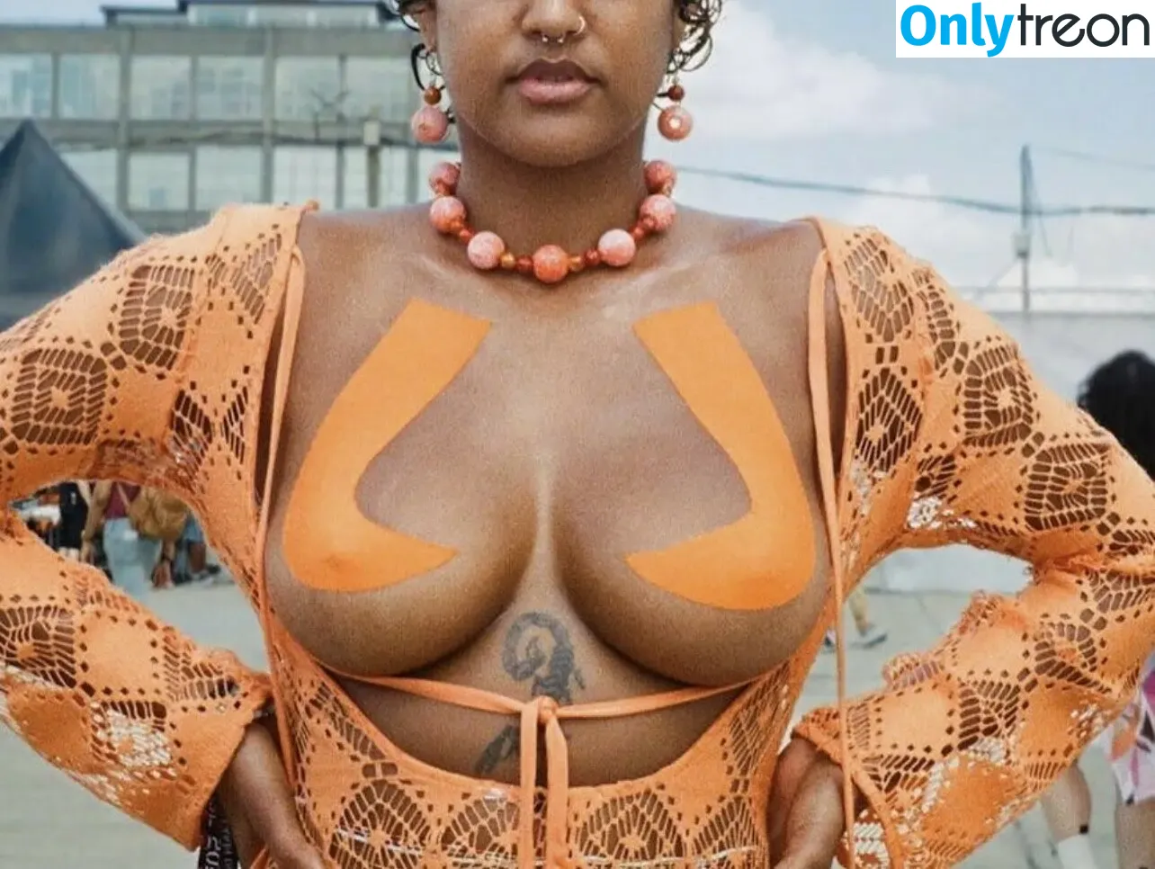 Christina Brown nude photo #0006 (Ebony & Clyde / christyib / keatingssixth / missxtinab)