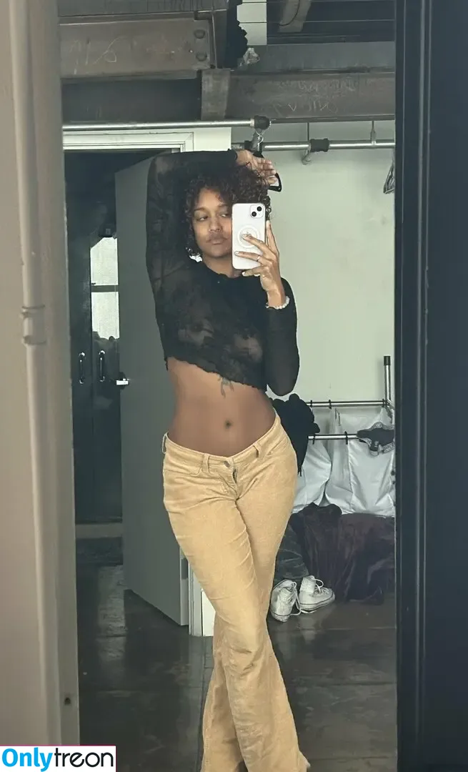 Christina Brown nude photo #0012 (Ebony & Clyde / christyib / keatingssixth / missxtinab)