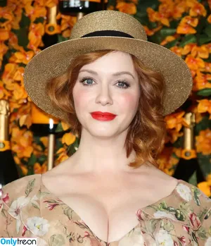 Christina Hendricks / actuallychristinahendricks nude photo #1575