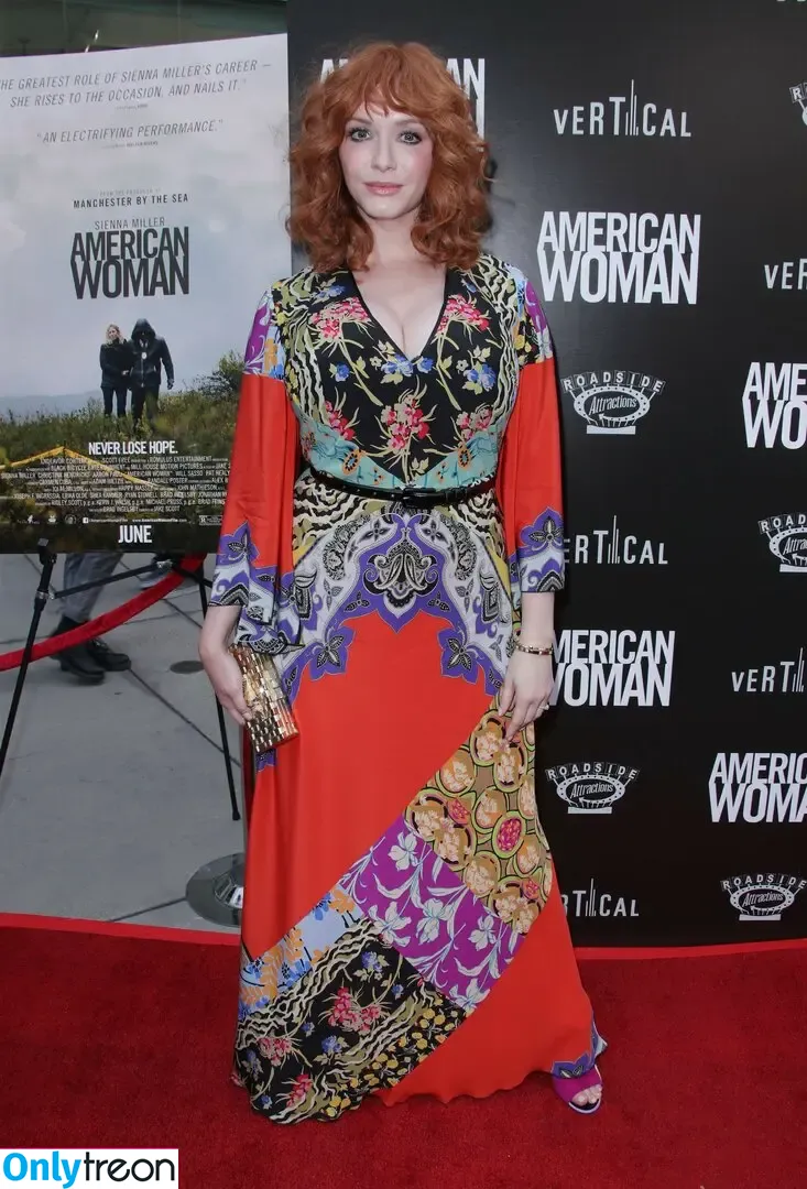 Christina Hendricks nude photo #1359 (actuallychristinahendricks)