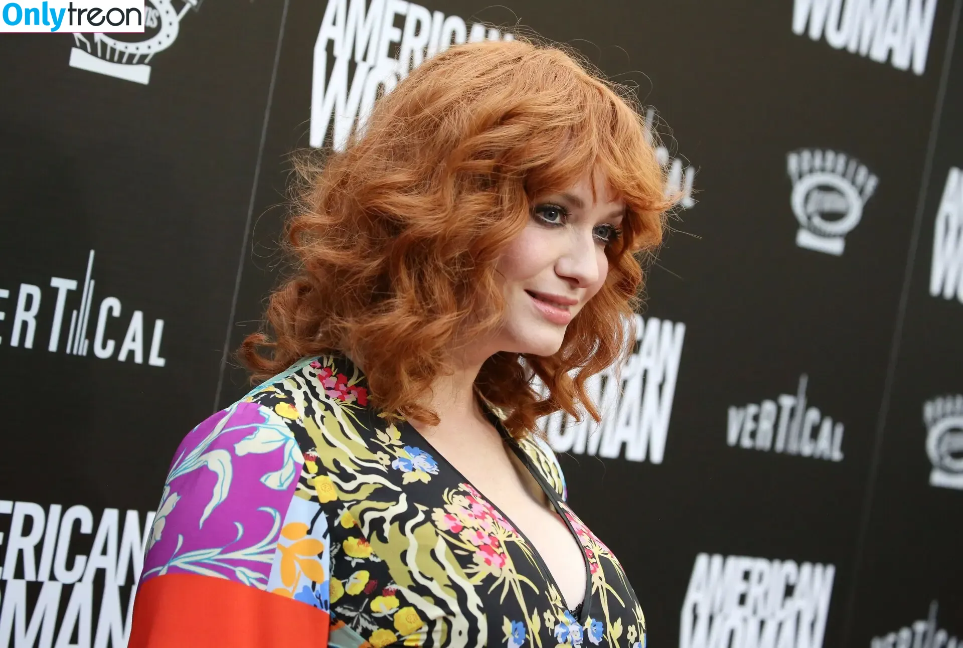 Christina Hendricks nude photo #1395 (actuallychristinahendricks)