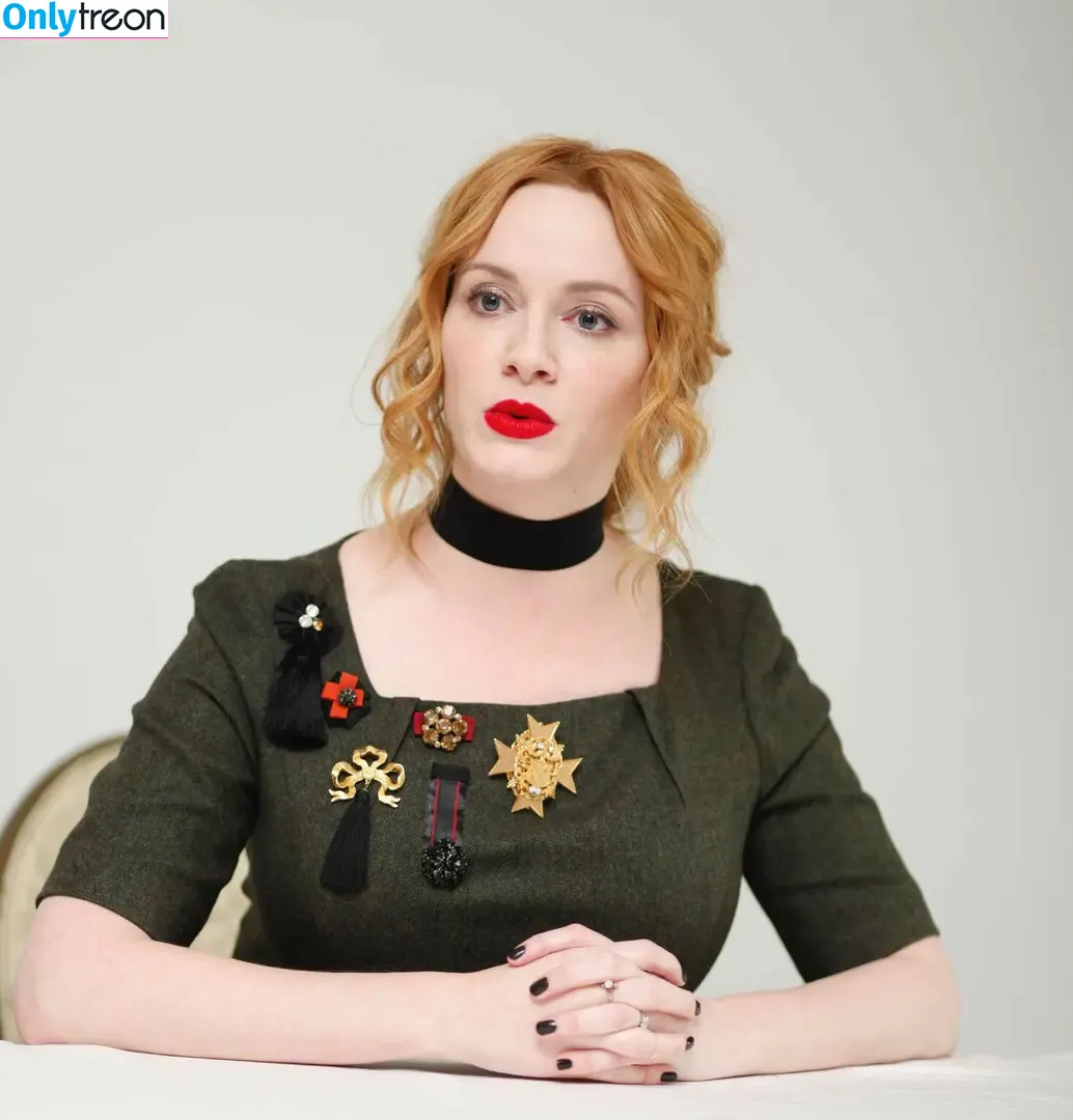 Christina Hendricks nude photo #1426 (actuallychristinahendricks)