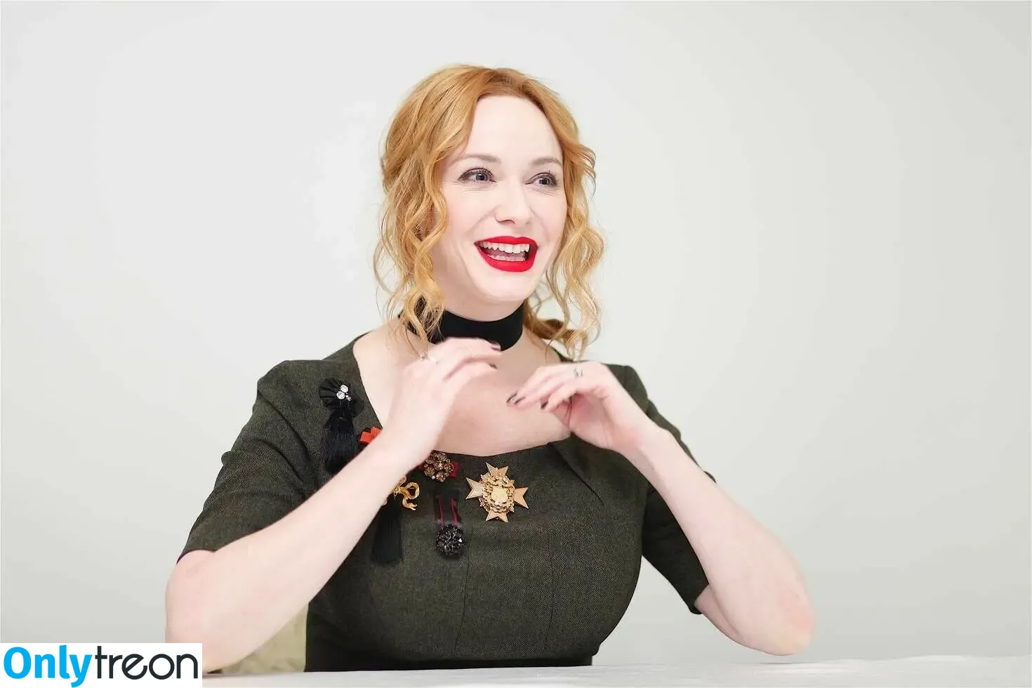 Christina Hendricks nude photo #1430 (actuallychristinahendricks)