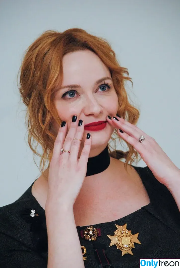 Christina Hendricks nude photo #1441 (actuallychristinahendricks)