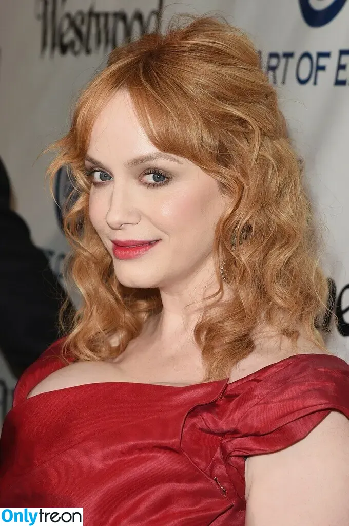 Christina Hendricks nude photo #1461 (actuallychristinahendricks)
