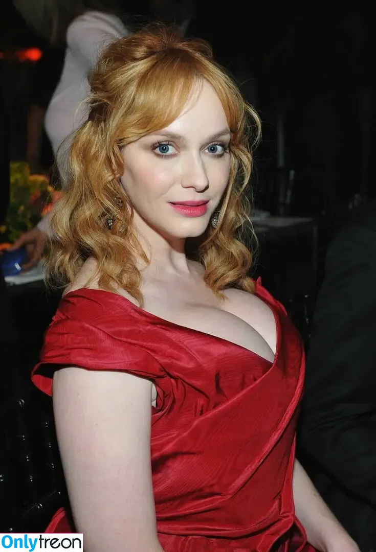 Christina Hendricks nude photo #1464 (actuallychristinahendricks)