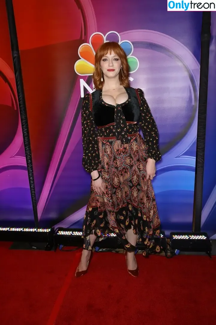 Christina Hendricks nude photo #1513 (actuallychristinahendricks)