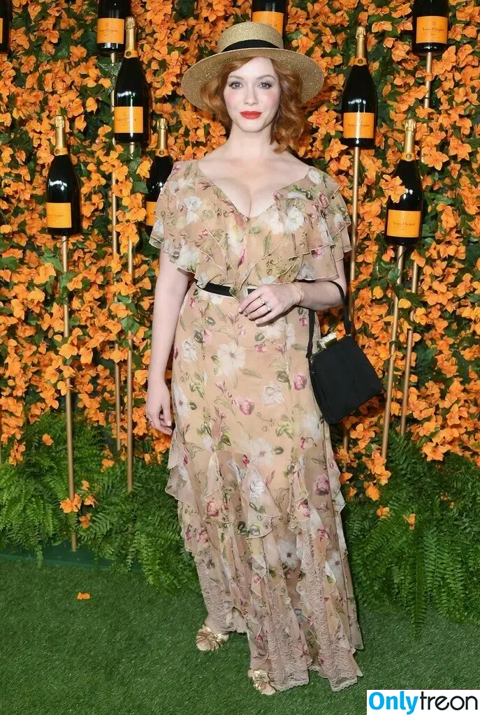 Christina Hendricks nude photo #1550 (actuallychristinahendricks)