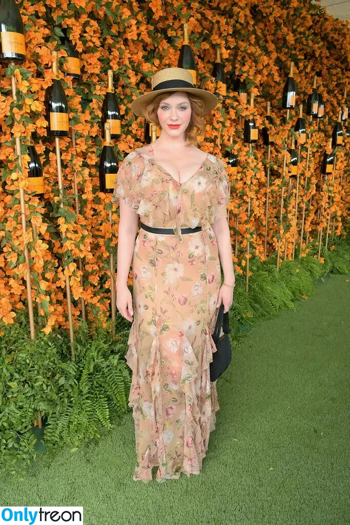 Christina Hendricks nude photo #1557 (actuallychristinahendricks)