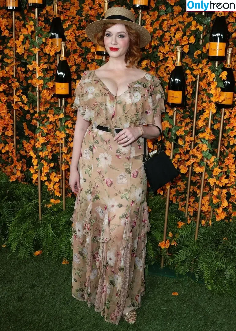 Christina Hendricks nude photo #1569 (actuallychristinahendricks)