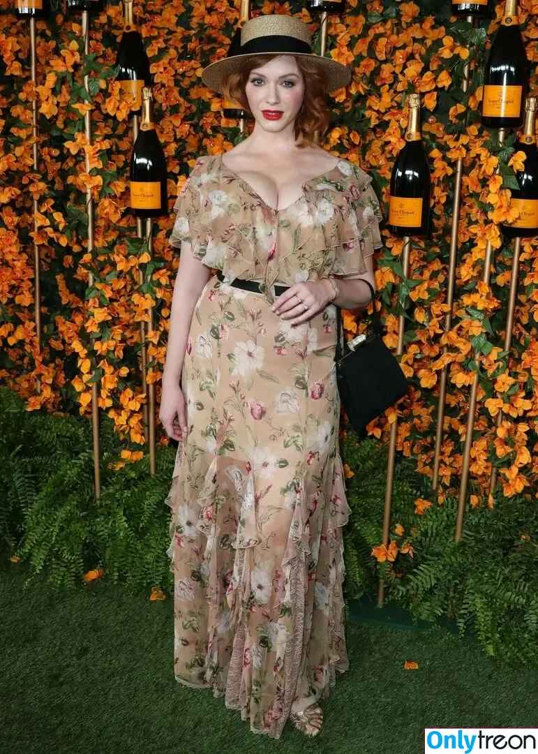 Christina Hendricks nude photo #1570 (actuallychristinahendricks)
