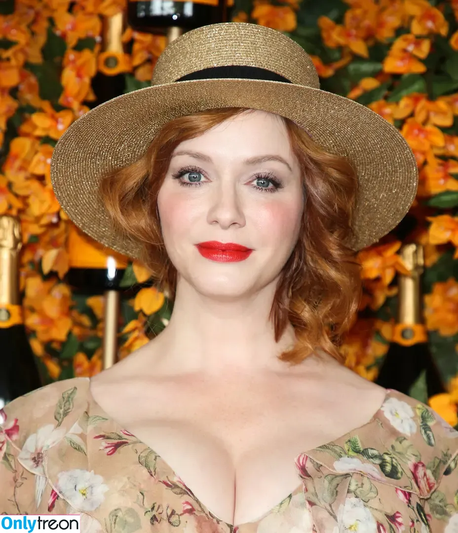 Christina Hendricks nude photo #1575 (actuallychristinahendricks)