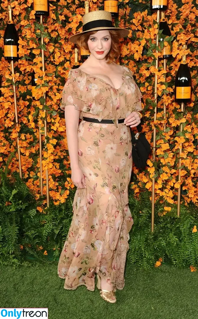 Christina Hendricks nude photo #1587 (actuallychristinahendricks)