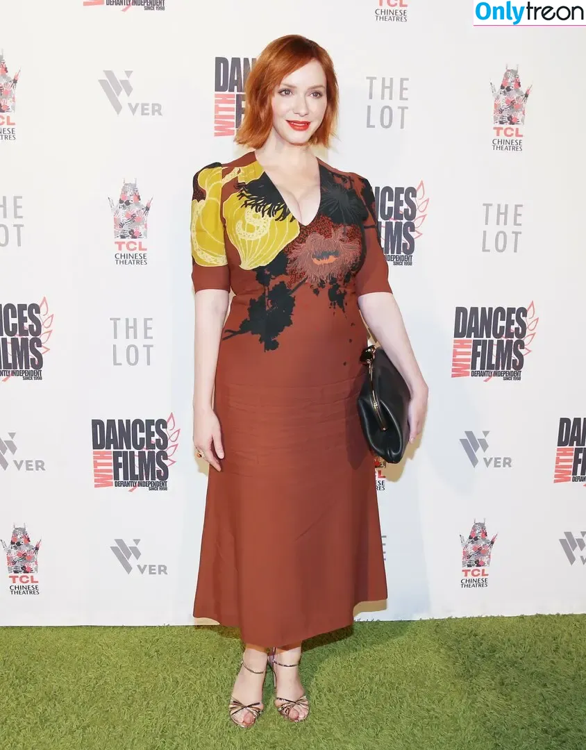 Christina Hendricks nude photo #1622 (actuallychristinahendricks)