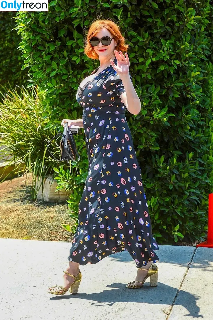 Christina Hendricks nude photo #1627 (actuallychristinahendricks)