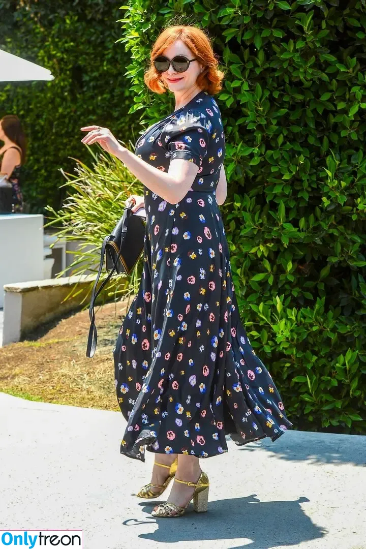 Christina Hendricks nude photo #1628 (actuallychristinahendricks)