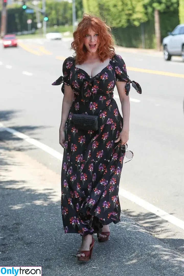 Christina Hendricks nude photo #1647 (actuallychristinahendricks)
