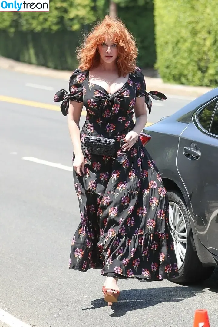 Christina Hendricks nude photo #1652 (actuallychristinahendricks)