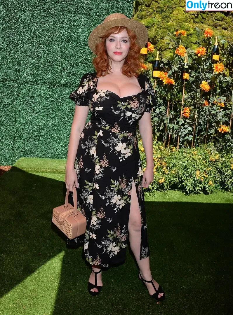 Christina Hendricks nude photo #1672 (actuallychristinahendricks)
