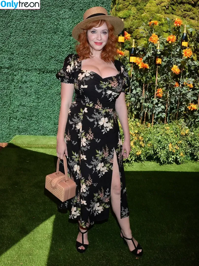 Christina Hendricks nude photo #1673 (actuallychristinahendricks)