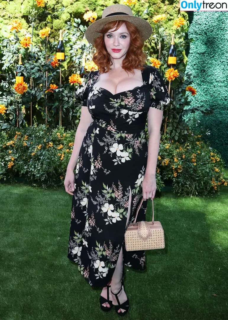 Christina Hendricks nude photo #1680 (actuallychristinahendricks)