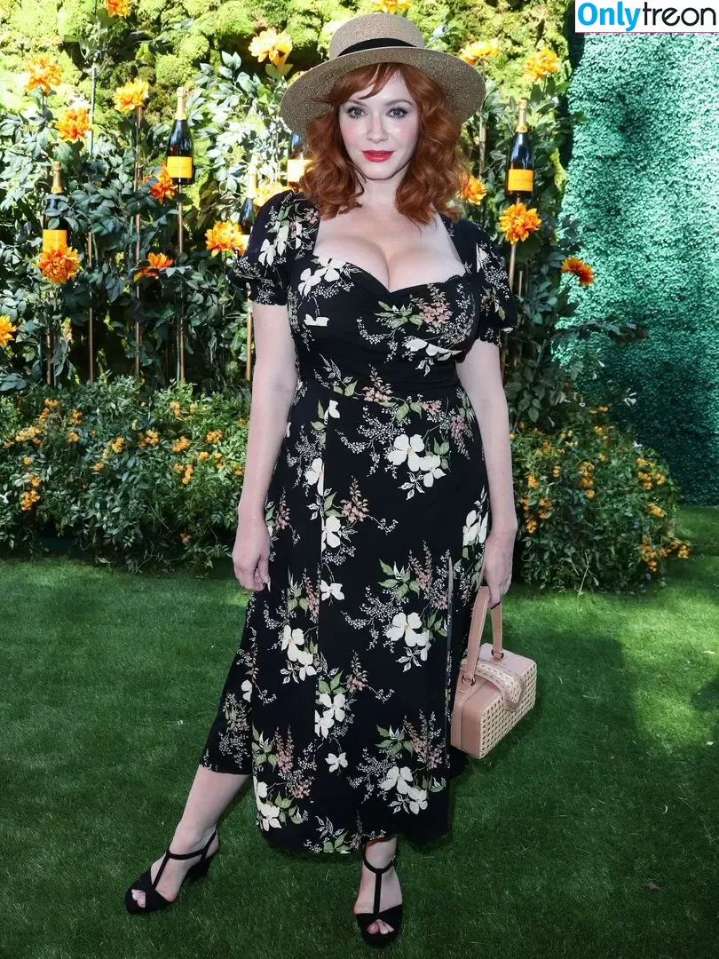 Christina Hendricks nude photo #1682 (actuallychristinahendricks)