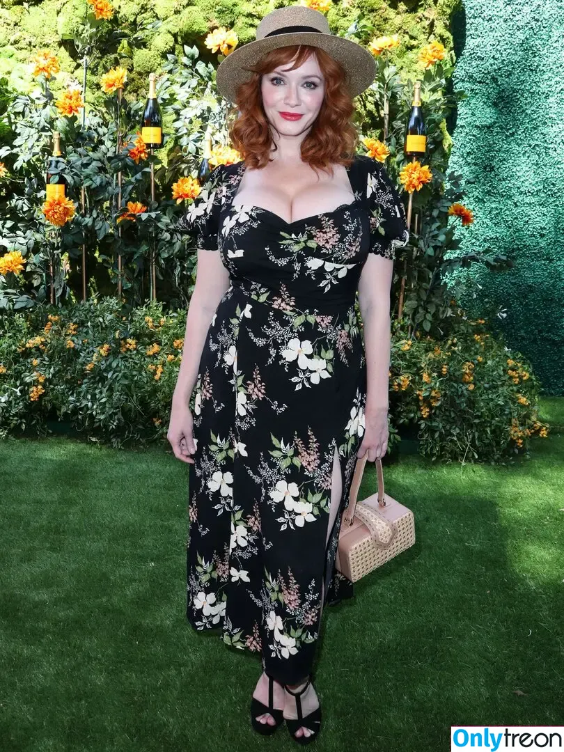 Christina Hendricks nude photo #1690 (actuallychristinahendricks)