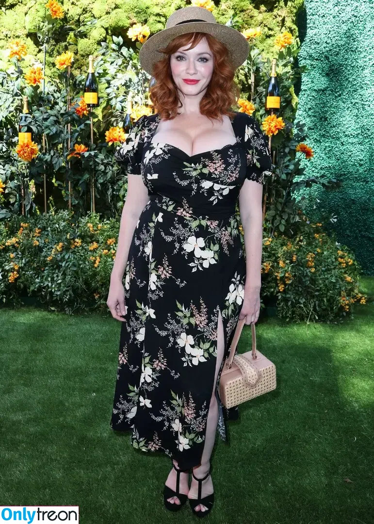 Christina Hendricks nude photo #1693 (actuallychristinahendricks)