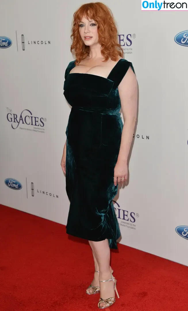 Christina Hendricks nude photo #1701 (actuallychristinahendricks)
