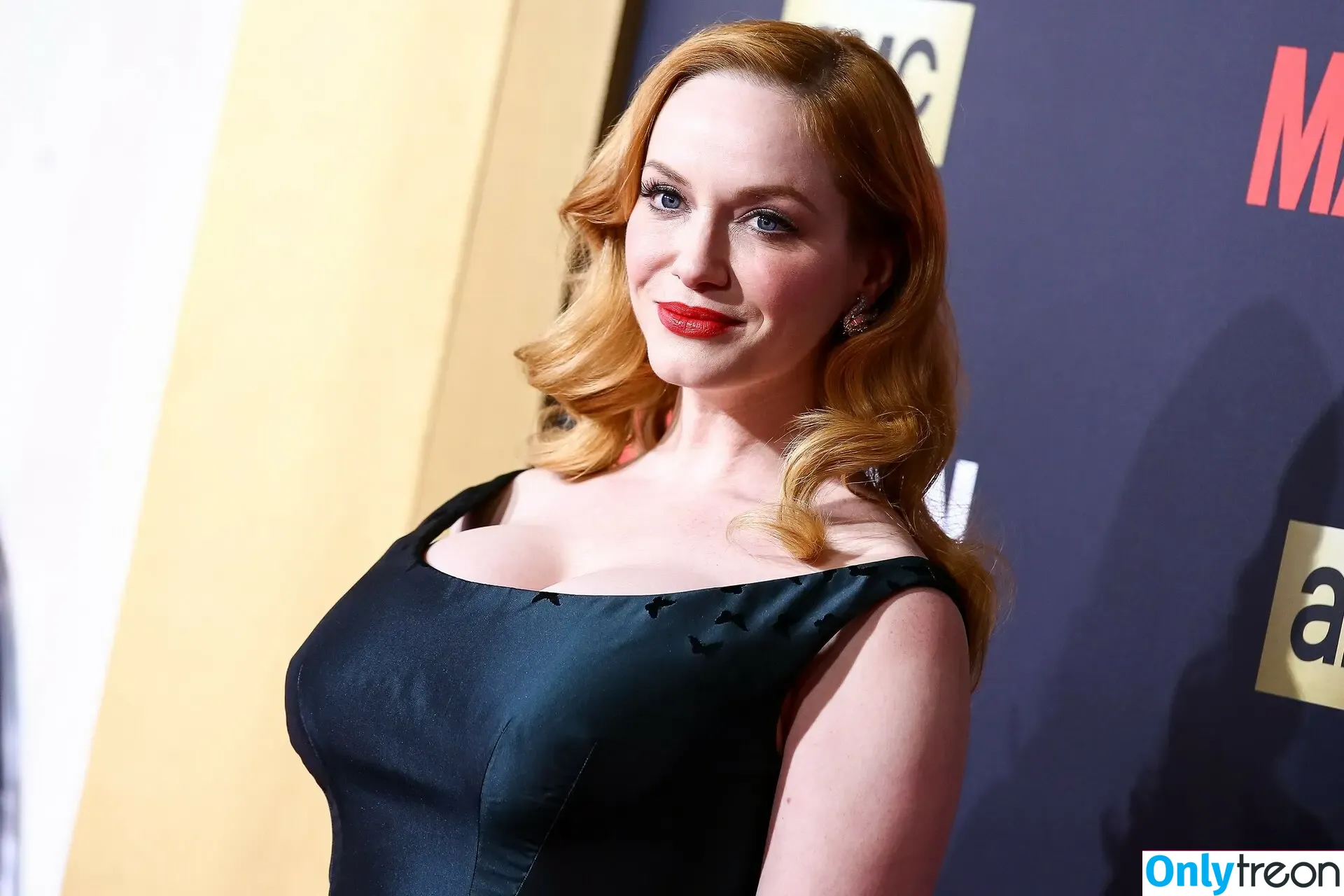 Christina Hendricks nude photo #1944 (actuallychristinahendricks)
