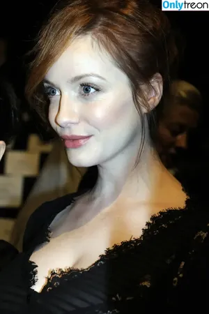 Christina Hendricks / actuallychristinahendricks nude photo #2094