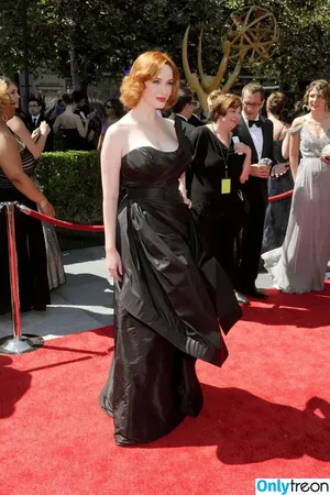 Christina Hendricks / actuallychristinahendricks nude photo #2101