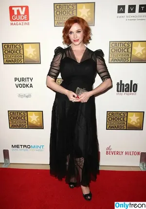 Christina Hendricks / actuallychristinahendricks nude photo #2132