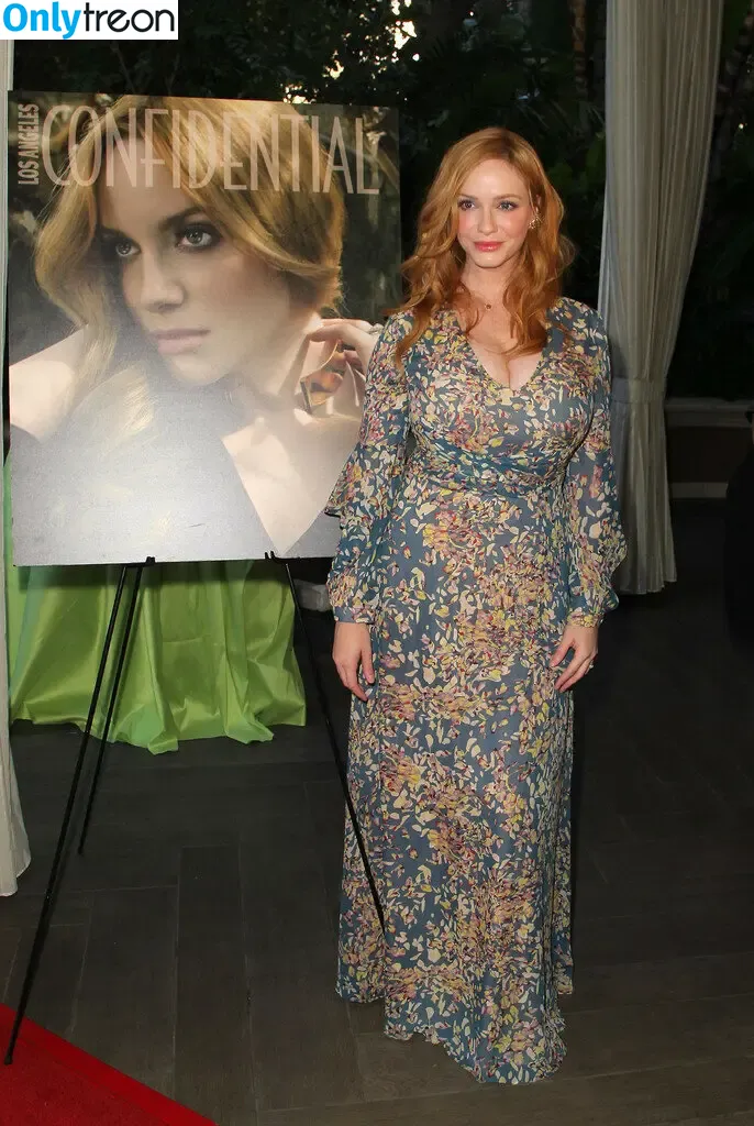 Christina Hendricks nude photo #2041 (actuallychristinahendricks)