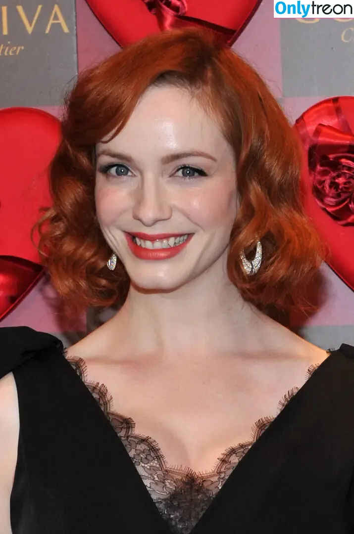 Christina Hendricks nude photo #2054 (actuallychristinahendricks)