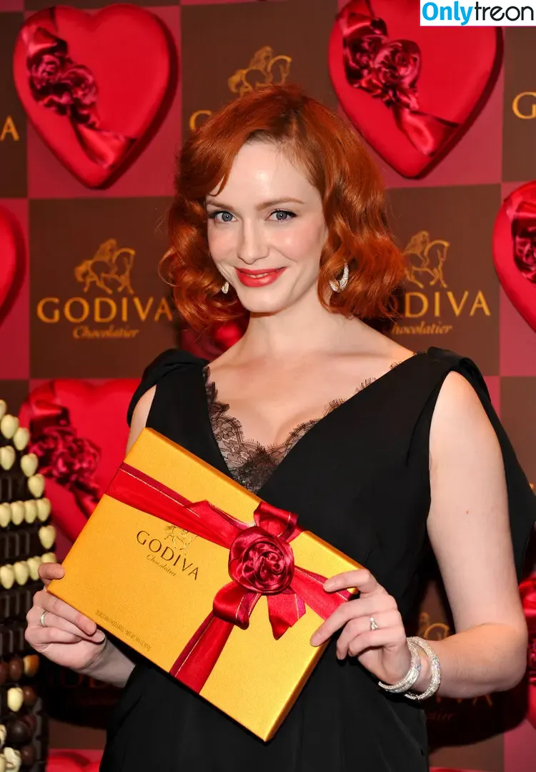 Christina Hendricks nude photo #2056 (actuallychristinahendricks)