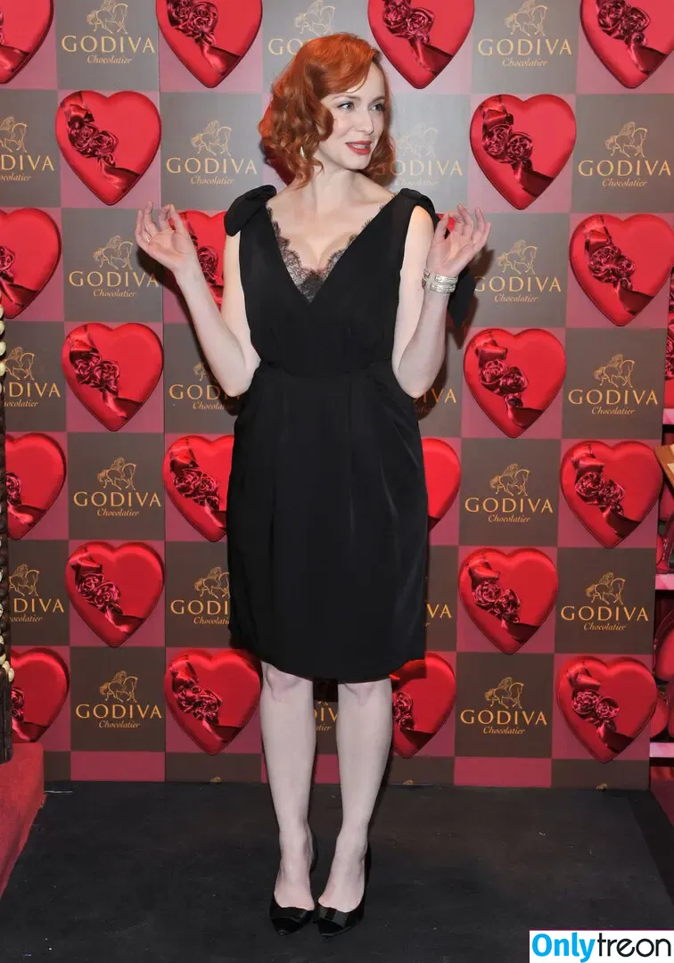 Christina Hendricks nude photo #2065 (actuallychristinahendricks)