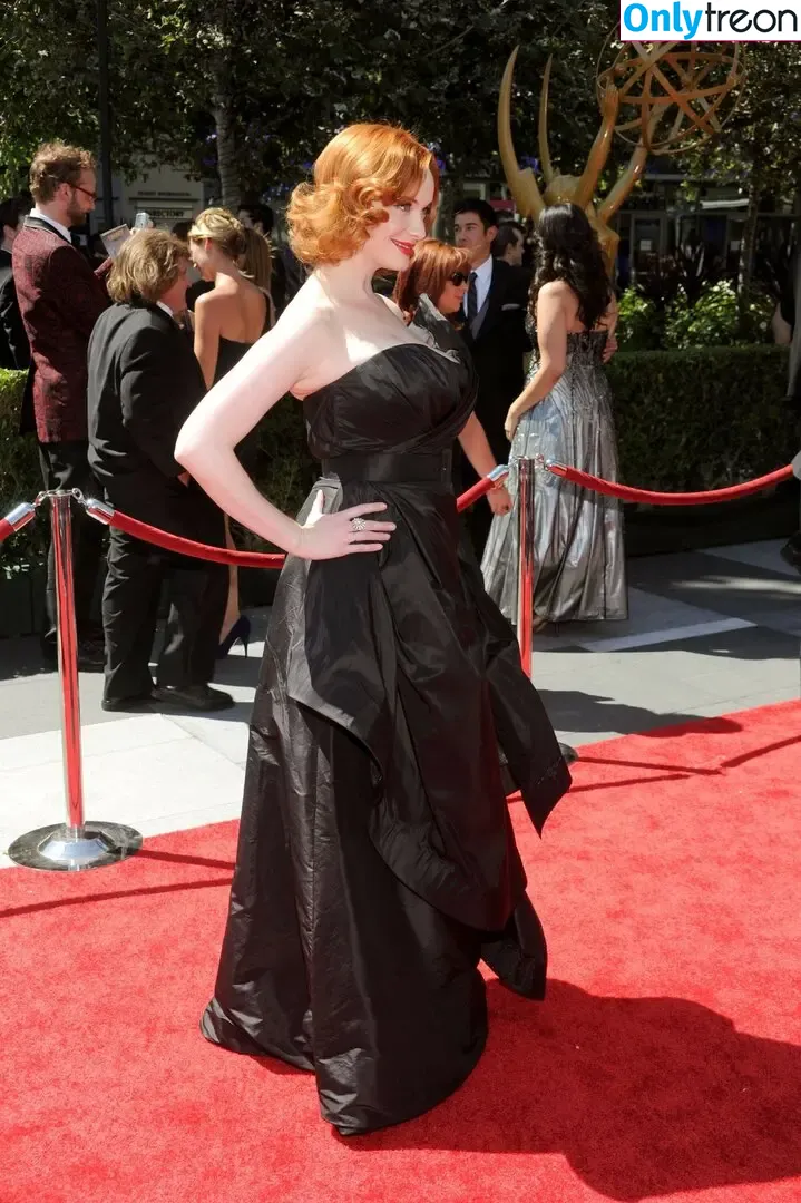 Christina Hendricks nude photo #2116 (actuallychristinahendricks)
