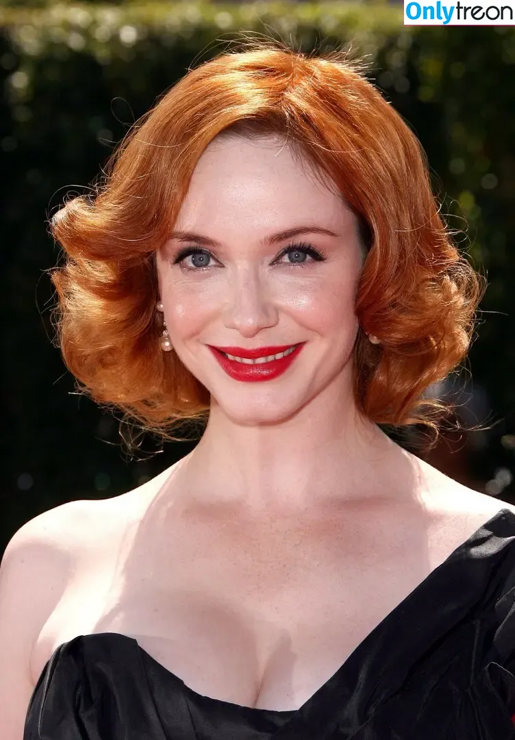 Christina Hendricks nude photo #2122 (actuallychristinahendricks)