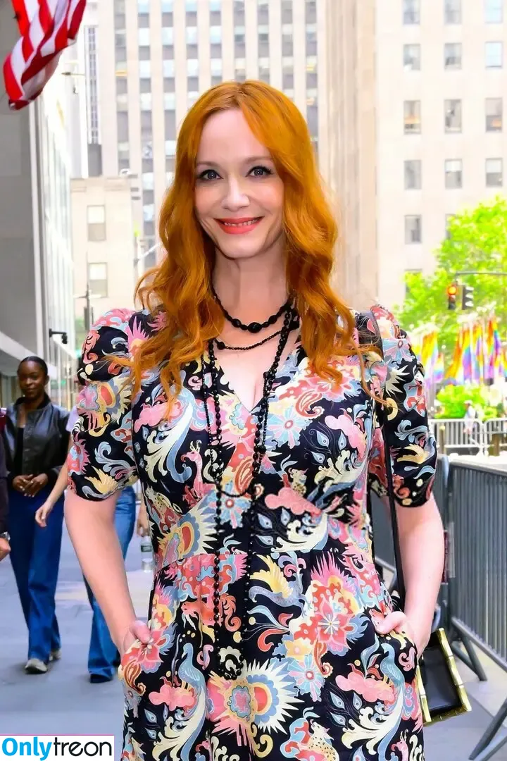 Christina Hendricks nude photo #2158 (actuallychristinahendricks)