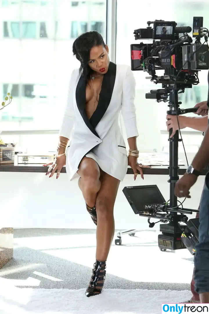 Christina Milian nude photo #1215 (christinamilian / kacytgirl)
