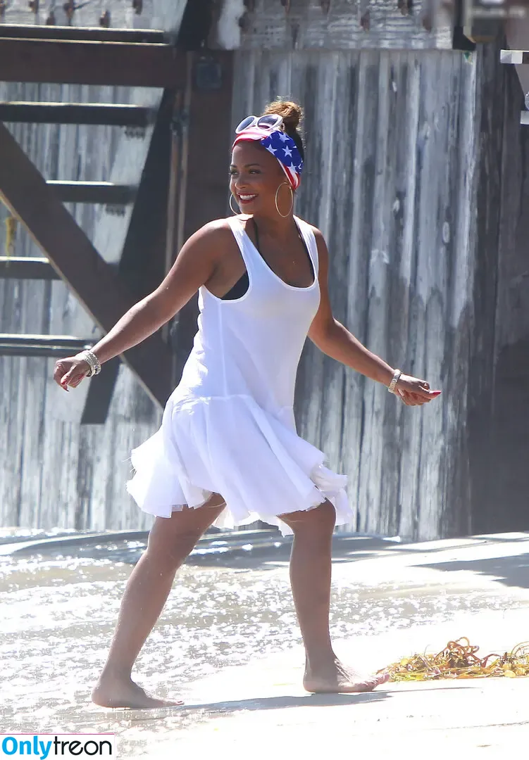 Christina Milian nude photo #1346 (christinamilian / kacytgirl)