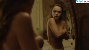 Christina Ricci / ChristinaRicci / riccigrams nude photo #0618