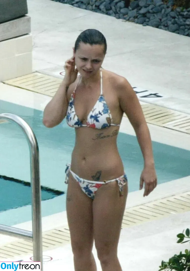 Christina Ricci nude photo #0080 (ChristinaRicci / arianaricci / riccigrams)